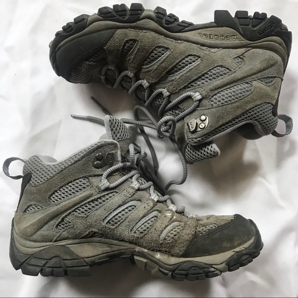 Merrell Shoes - Merrel Moab mid hiking boots